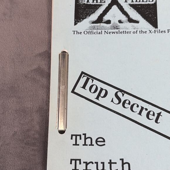 Vintage Topps X Files Comic Books Lot & other Memorabilia 35mm Film Cells Etc - Picture 11 of 16